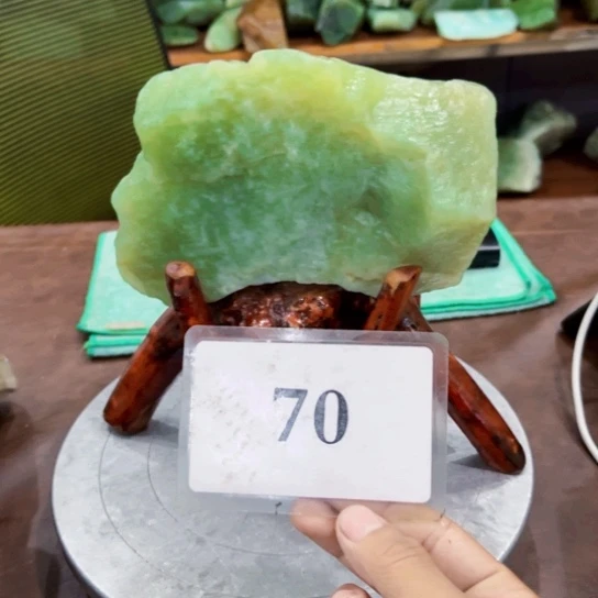 蛇纹石玉未镶嵌原石阿*?