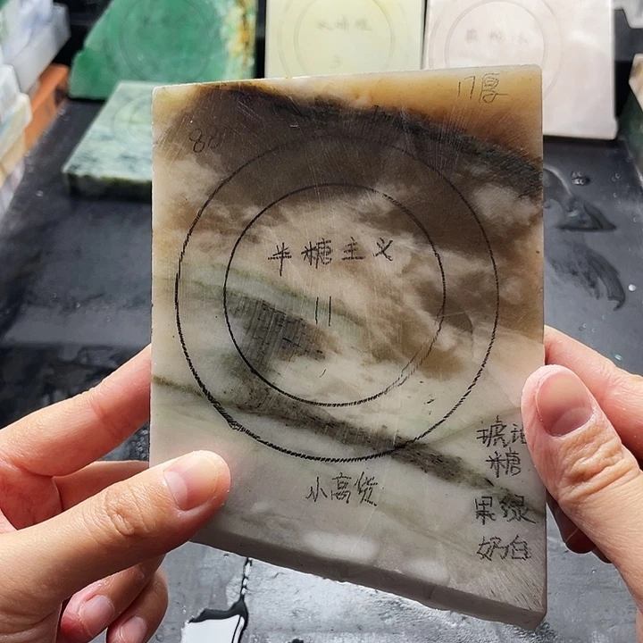 独山玉未镶嵌手镯定制