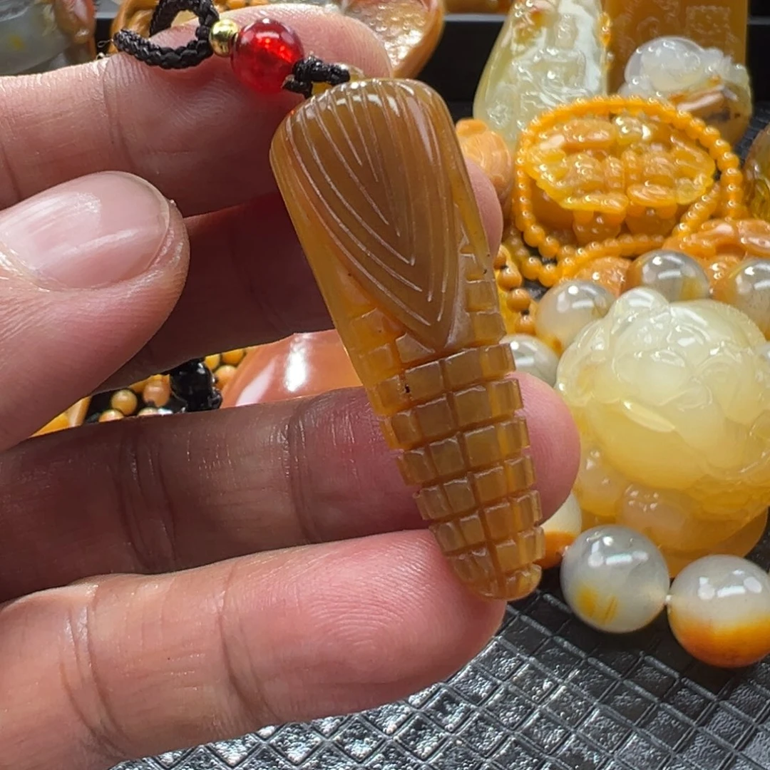 石英质玉未镶嵌颈饰