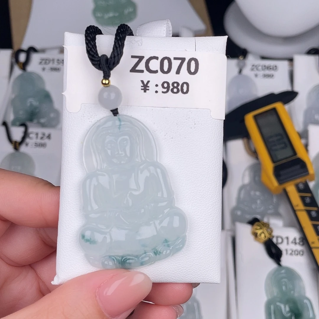 翡翠未镶嵌颈饰zc070