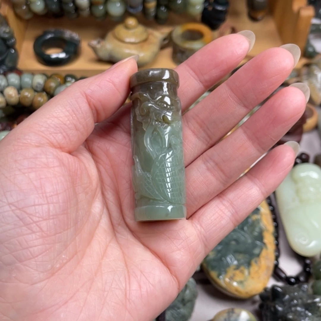 【闪购商品】未镶嵌岫岩老玉(透闪石质玉)挂件星*