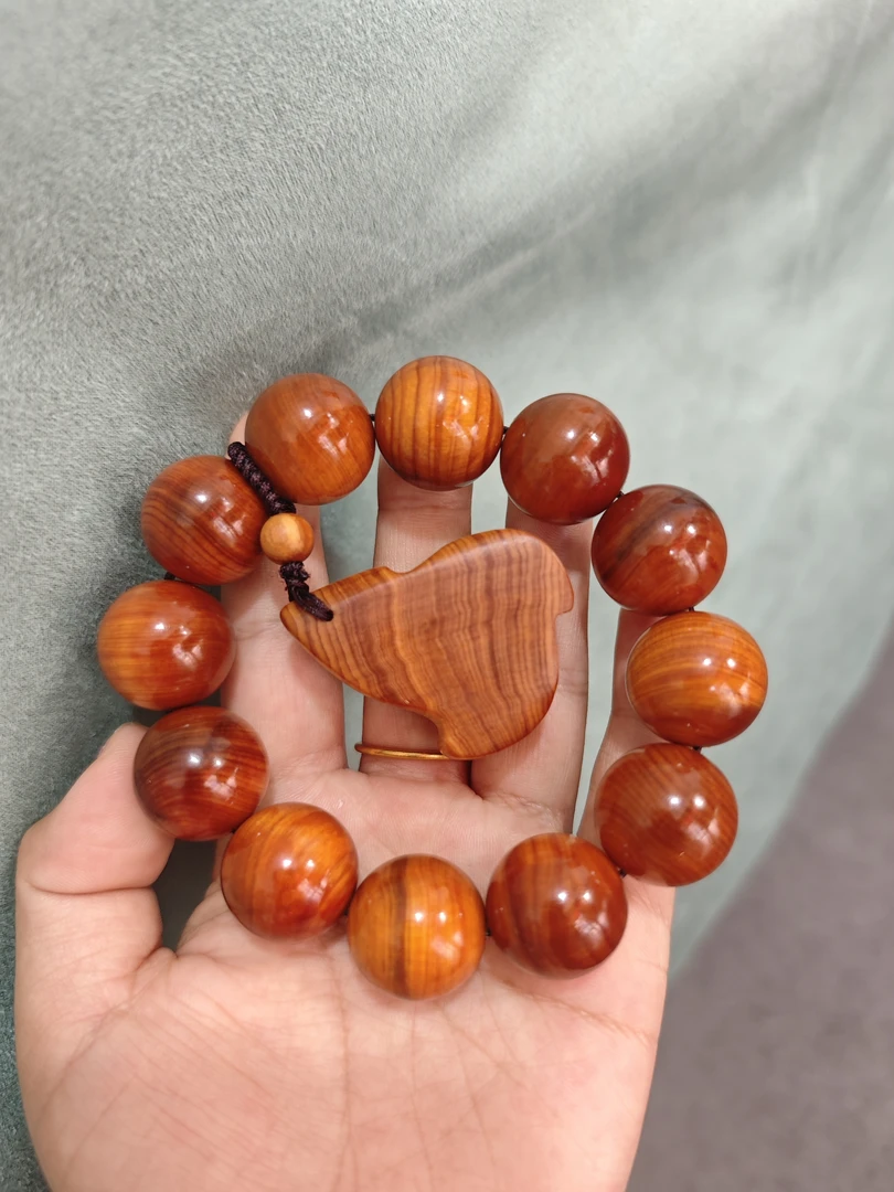 崖柏高红油2.0带无事牌吊坠