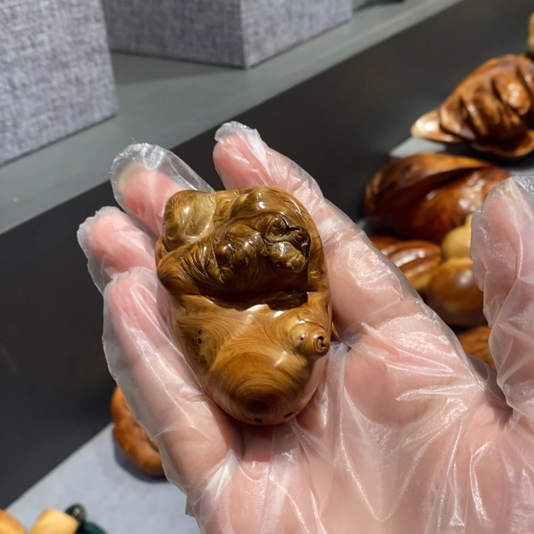 梦***茹柏木（崖柏）原皮手把件