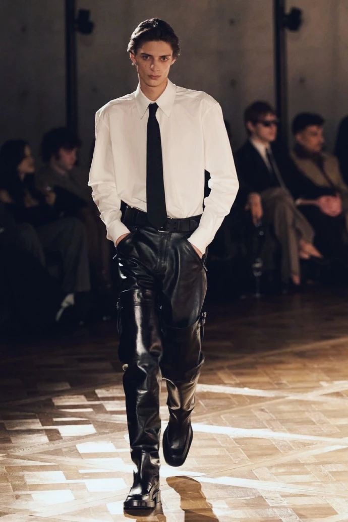 46号链接【V字母】2025轻奢潮牌休闲百搭卫衣1165