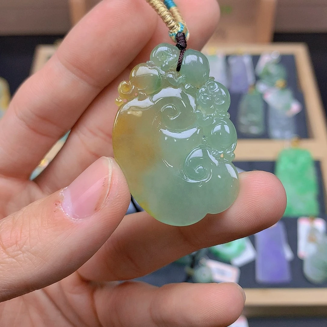 翡翠颈饰未镶嵌翡翠