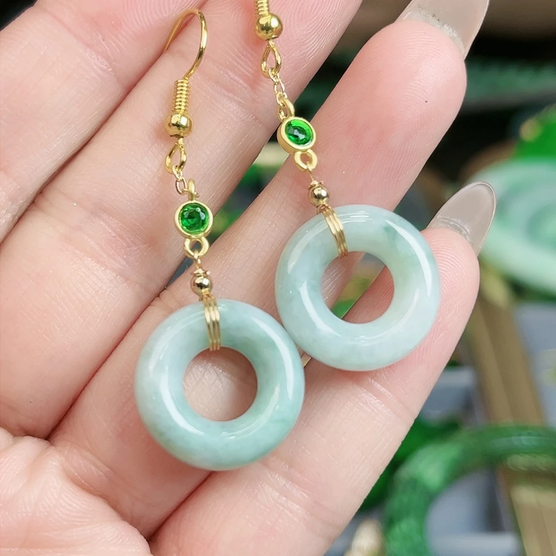 翡翠颈饰未镶嵌耳饰