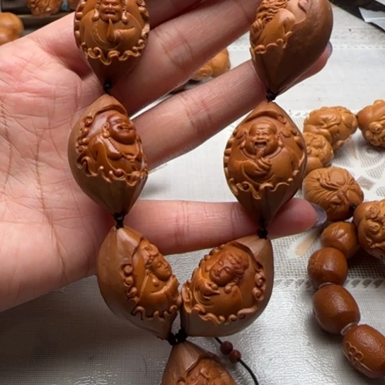 橄榄核手串橄榄雕工艺的