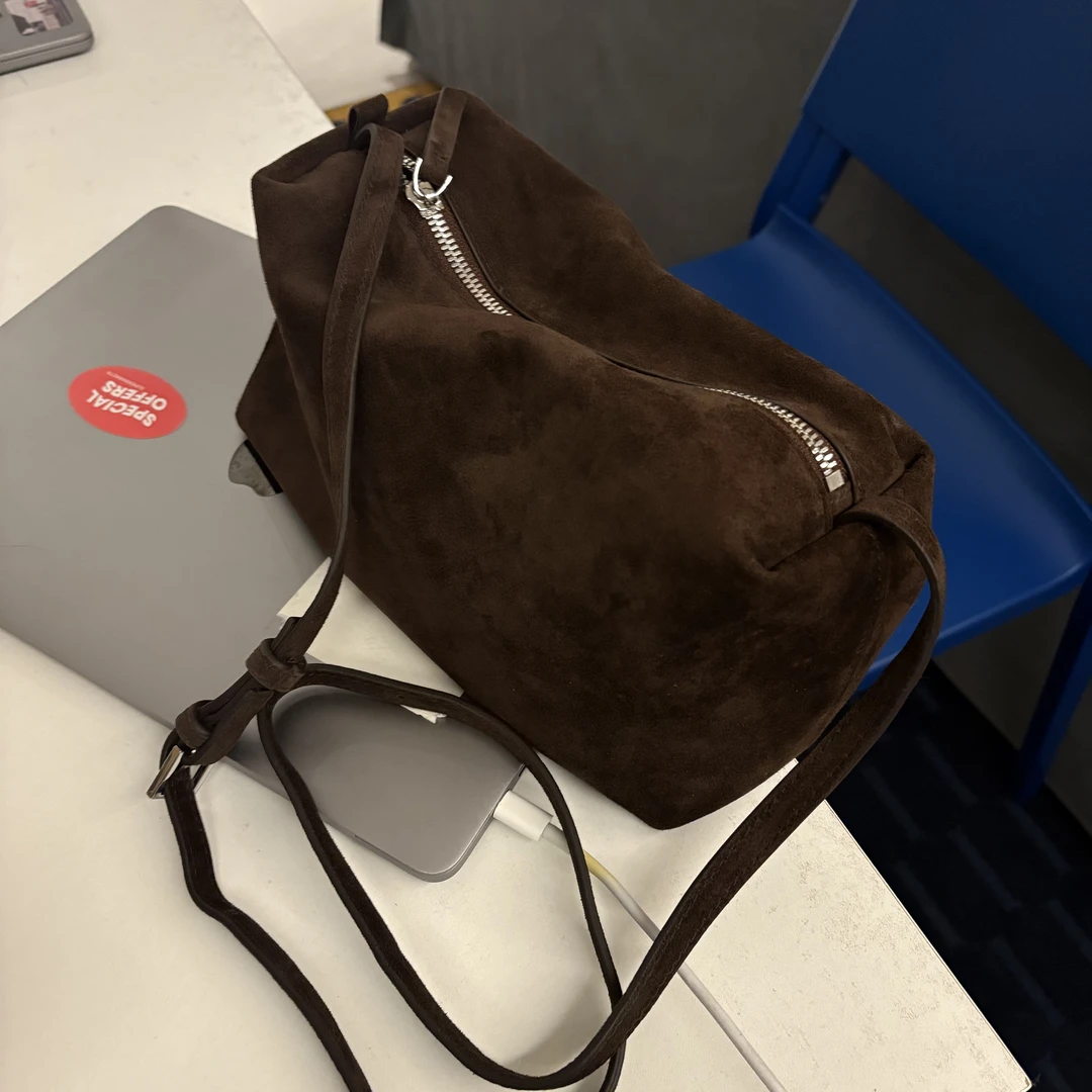 Julia姐姐】羊京绒头层羊皮咖色枕头单间斜挎包