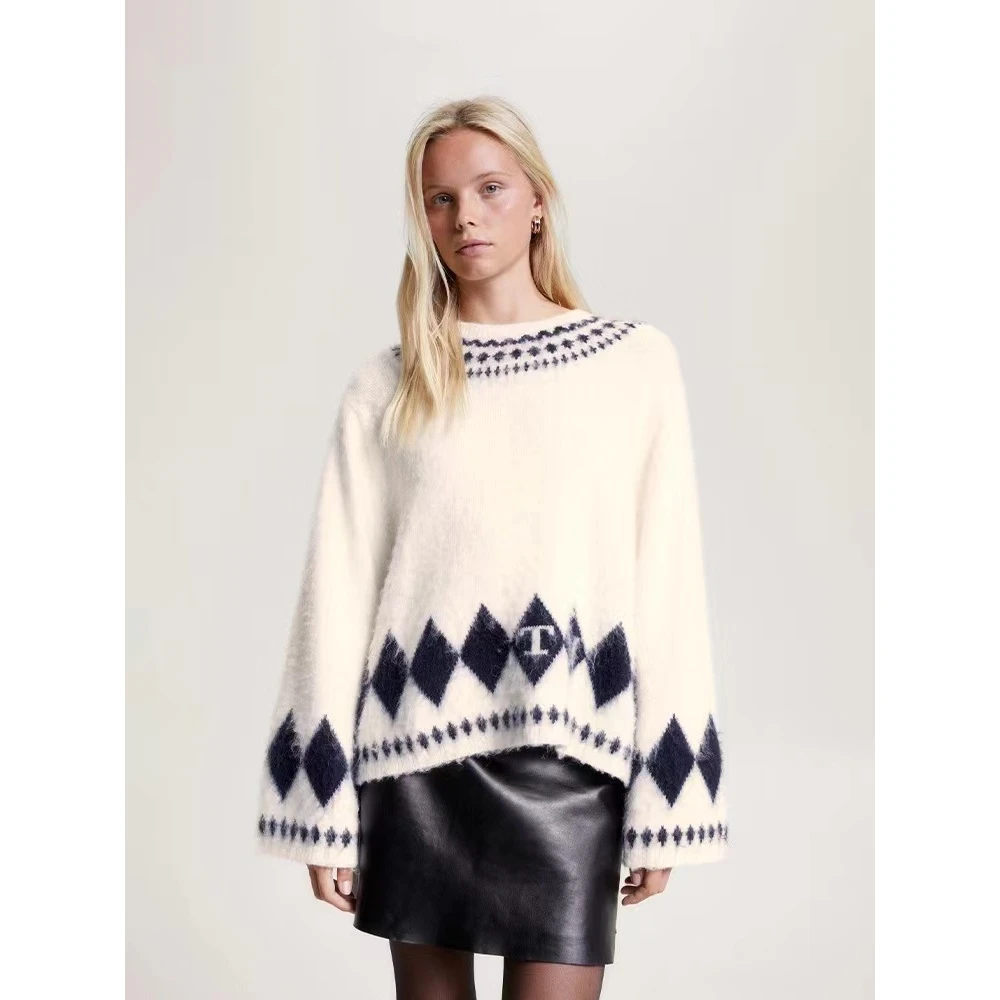 【郁金香】秋冬长袖休闲时尚设计针织气质百搭针织套头毛衣轻奢女