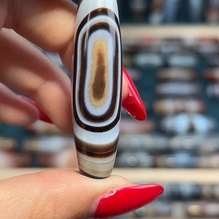 W***石玛瑙/玉髓合金珠宝奇石