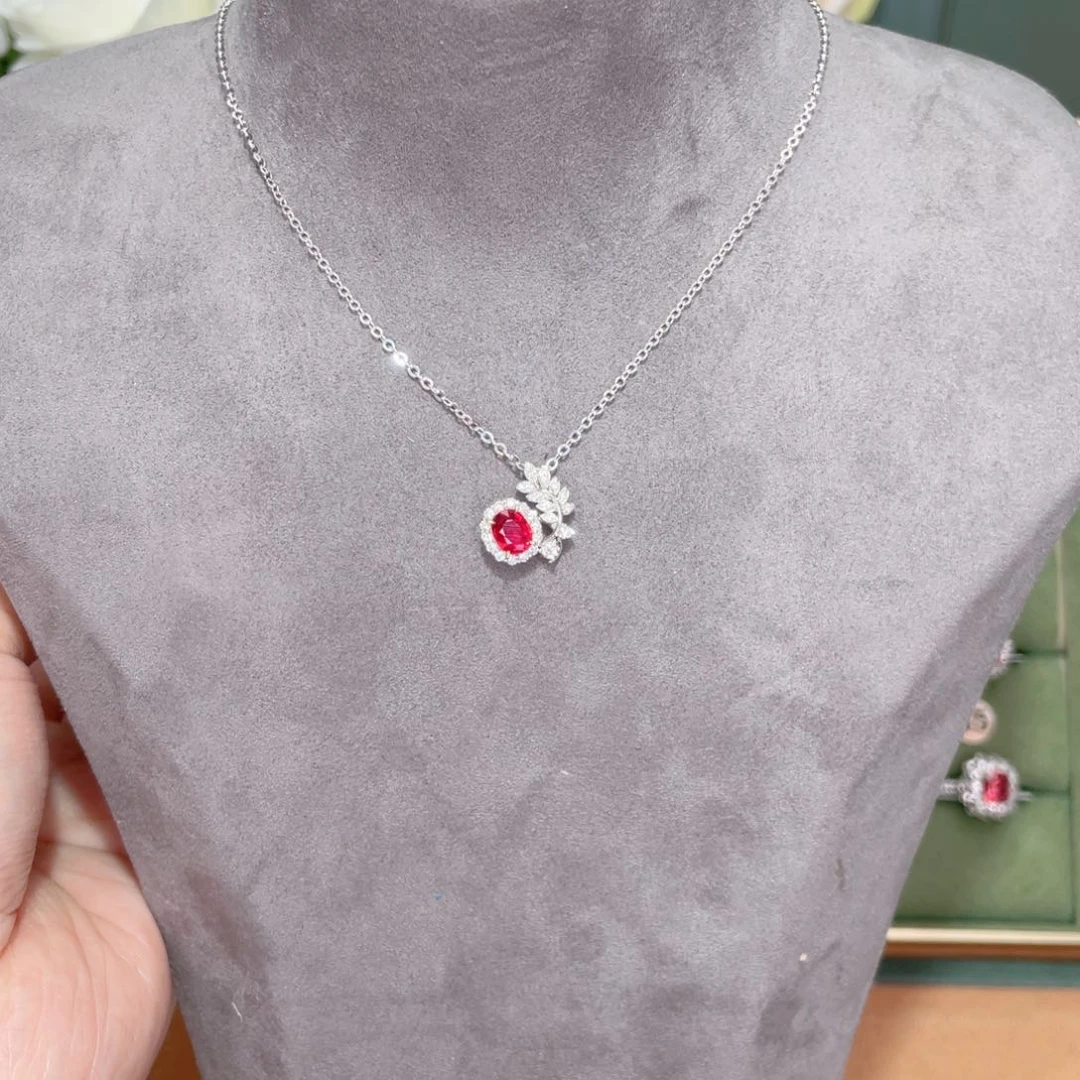 18K金镶嵌项链红宝石0.8ct 无烧鸽血