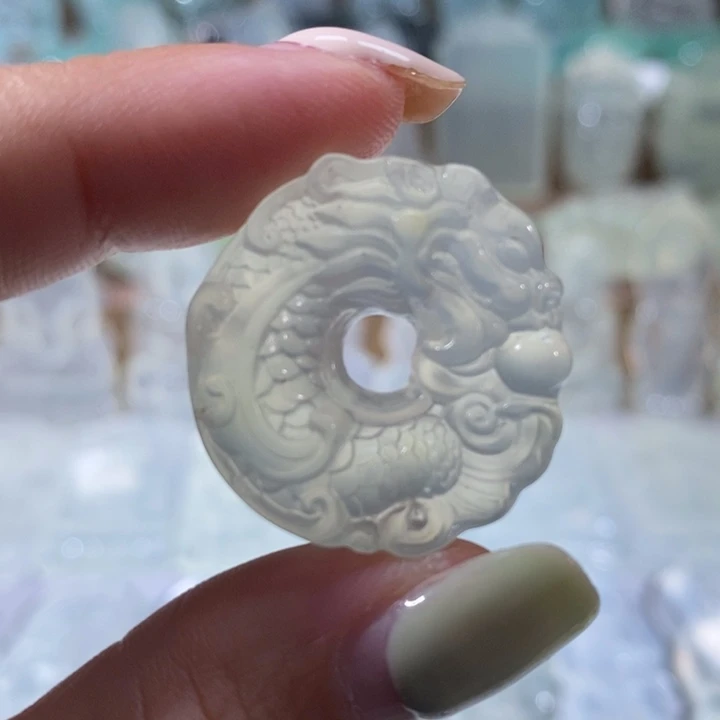 岫玉未镶嵌吊坠吊坠