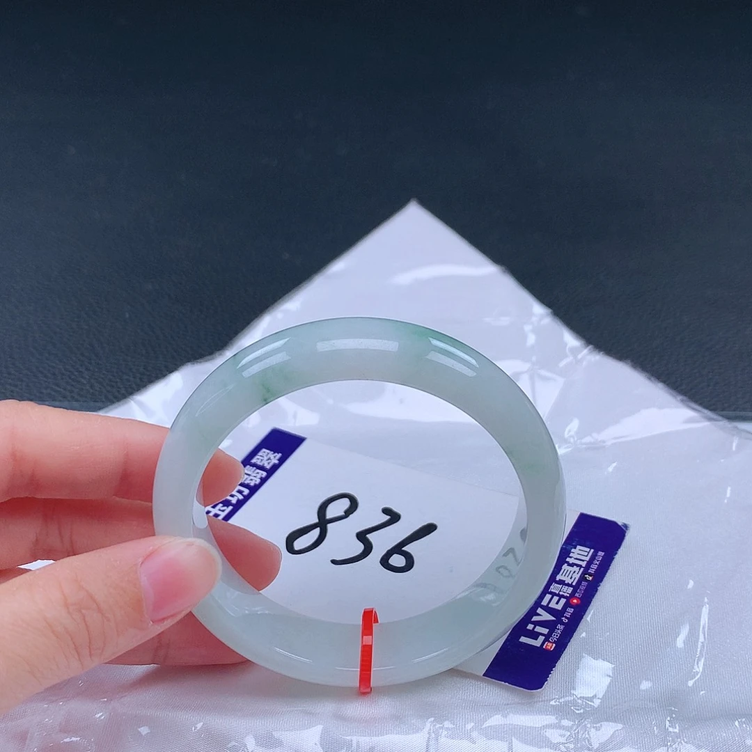 翡翠手镯未镶嵌手镯001258