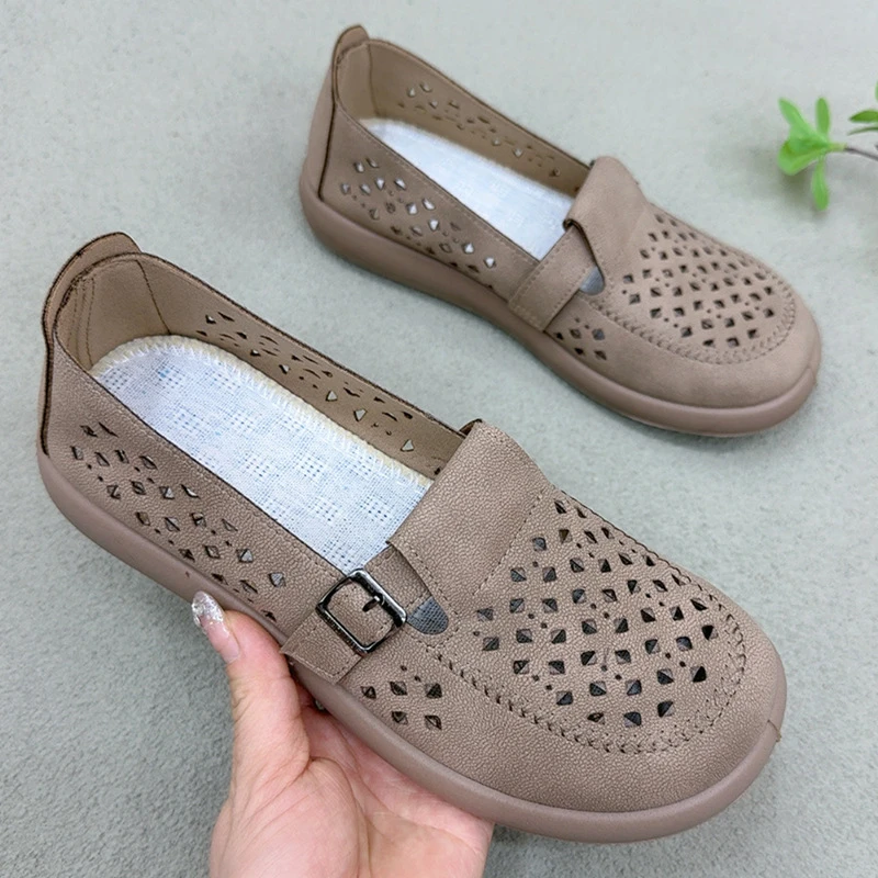 2025春夏新款透气镂空豆豆鞋百搭凉鞋中老年一脚蹬舒适妈妈鞋单鞋