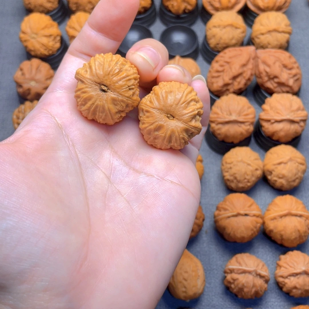 啾****核桃文玩把件平底锅