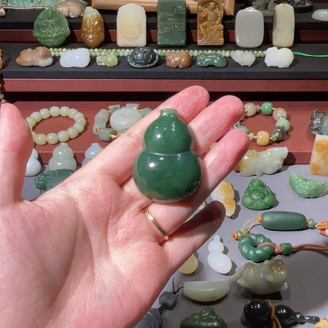 嘎***脆和田玉未镶嵌颈饰