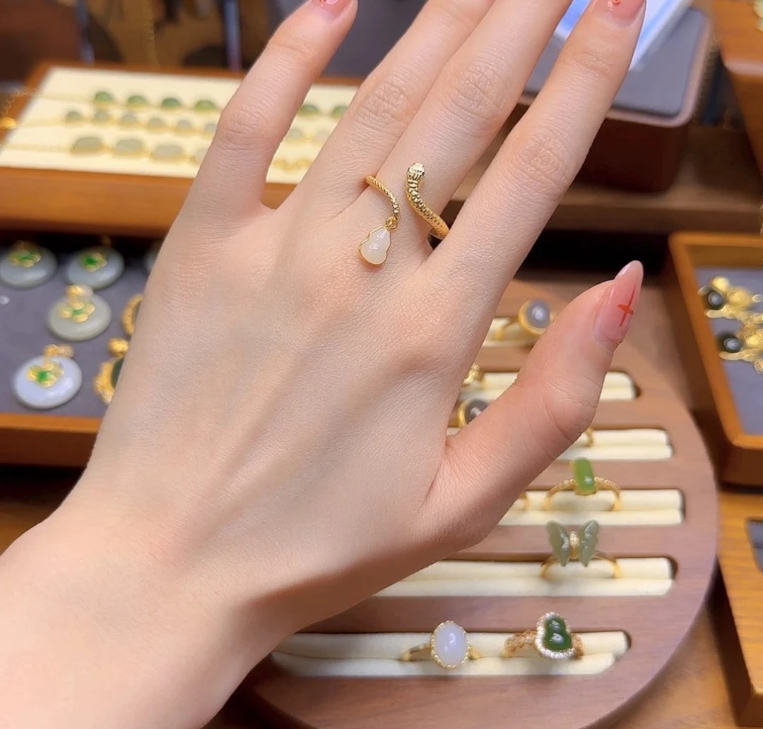 蛇年设计款和田白玉戒指s925银