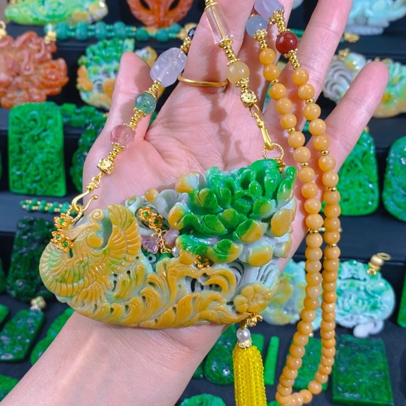 【闪购商品】翡翠未镶嵌颈饰黄绿翡凤凰牡丹