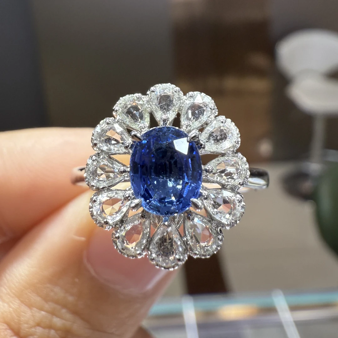 18k金蓝宝石两用款戒指 豪华镶嵌 精致高级 约1ct