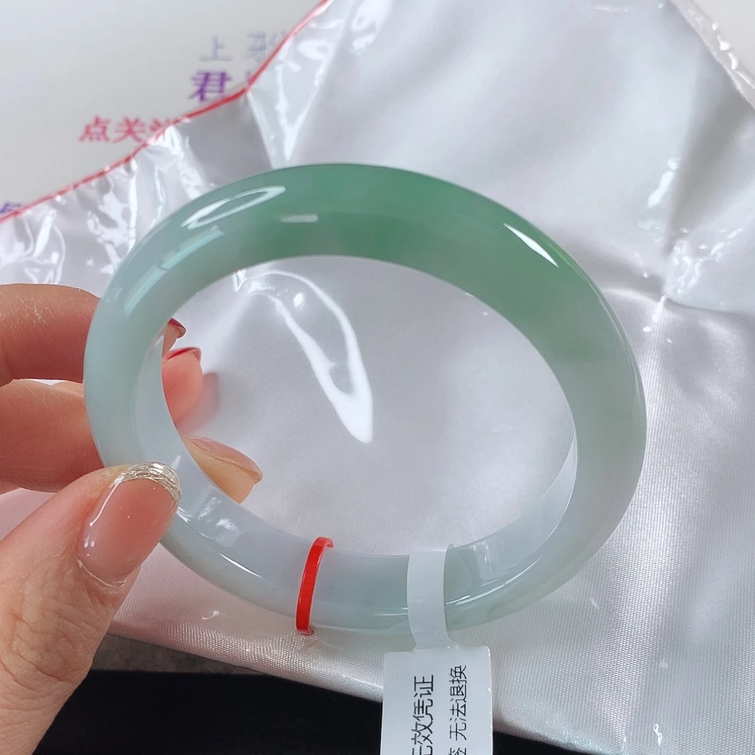 翡翠手镯未镶嵌 正圈①③⑨