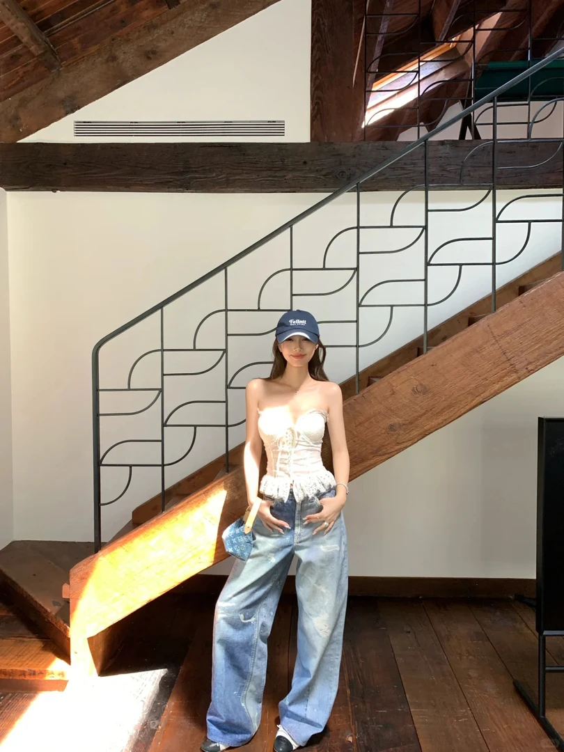 夏季新款设计感辣妹气质绑带蕾丝抹胸露肩上衣女高腰显瘦牛仔裤潮