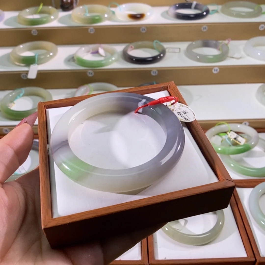 【闪购商品】和田玉手镯未镶嵌隔***香紫翠三色手镯