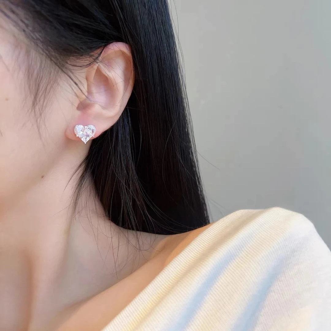 铜合金耳饰 镀k金 2025款C5666【璀璨爱心】铂堡俪 BOBAOLI 耳钉