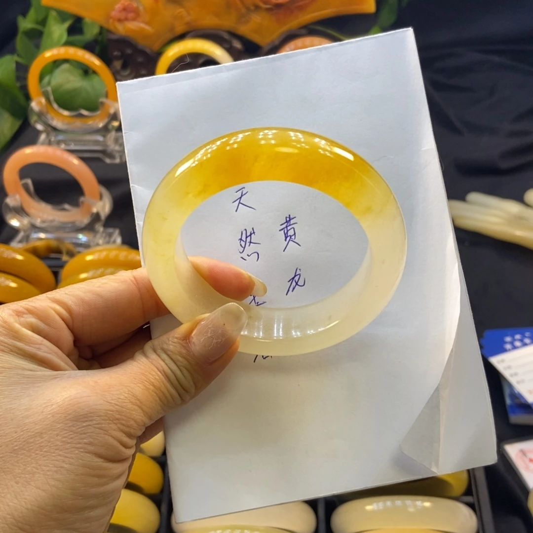 没***_石英质玉（黄龙玉）未镶嵌手镯阳阳