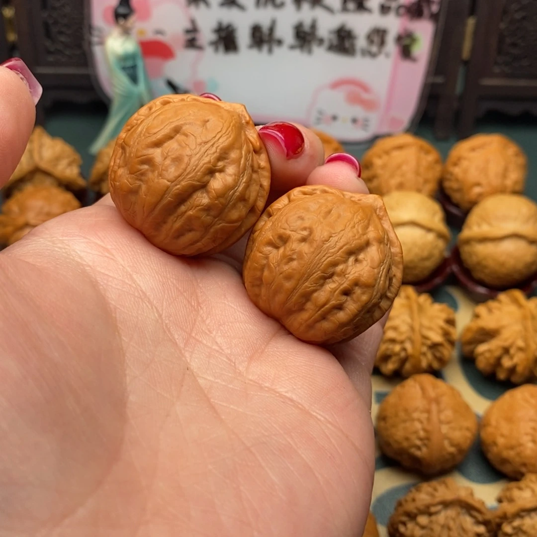 文玩核桃把件赤焰虎头