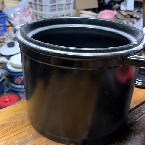 微瑕，明火，口径22，高度17变形没有盖子