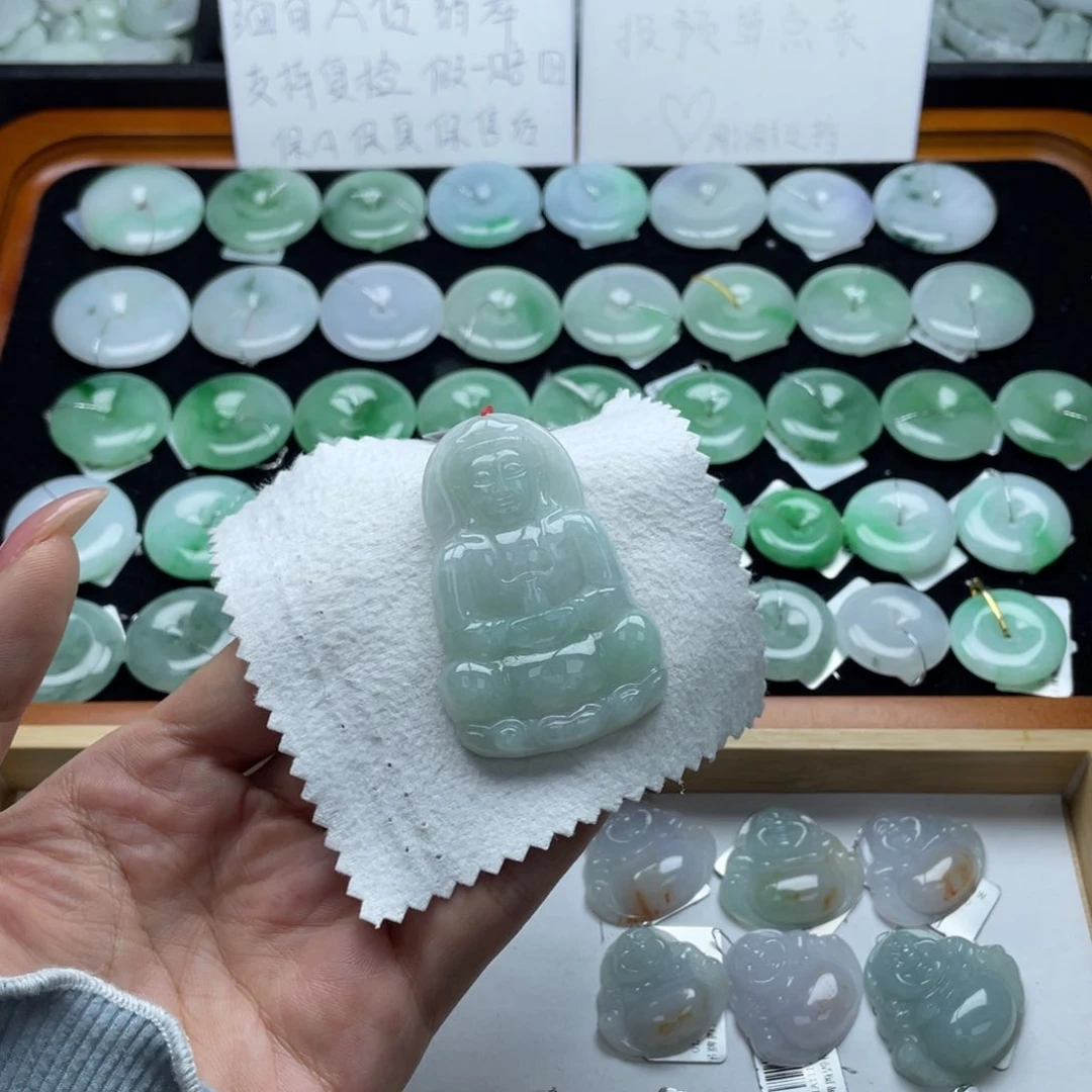 翡翠颈饰未镶嵌观音