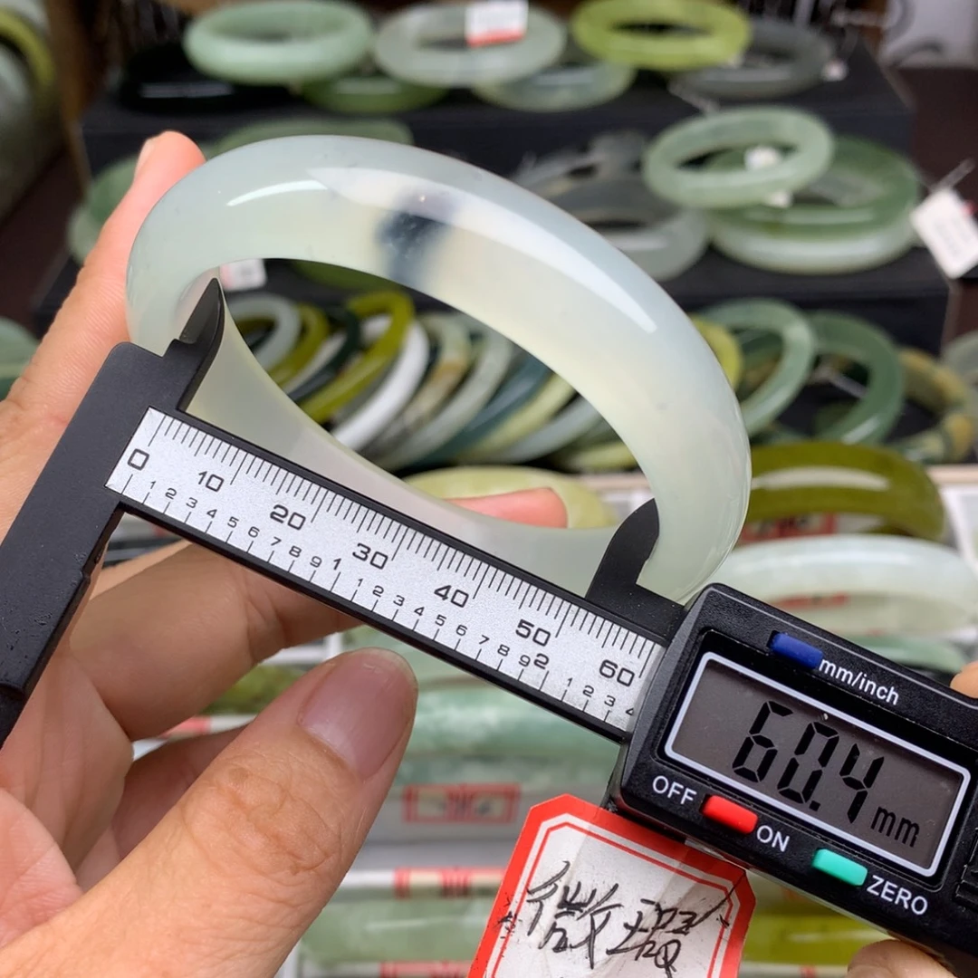 蛇纹石玉未镶嵌手镯776