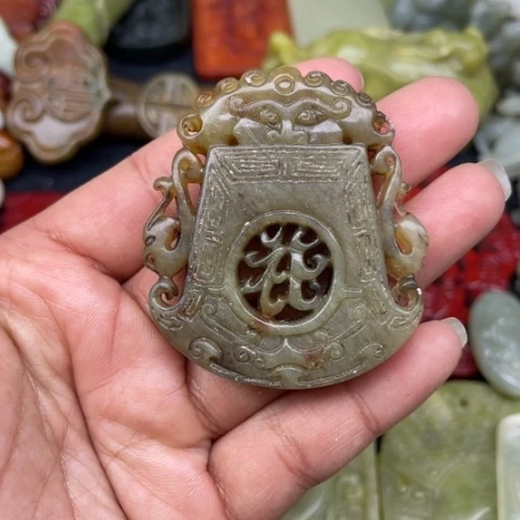 蛇纹石玉颈饰未镶嵌77