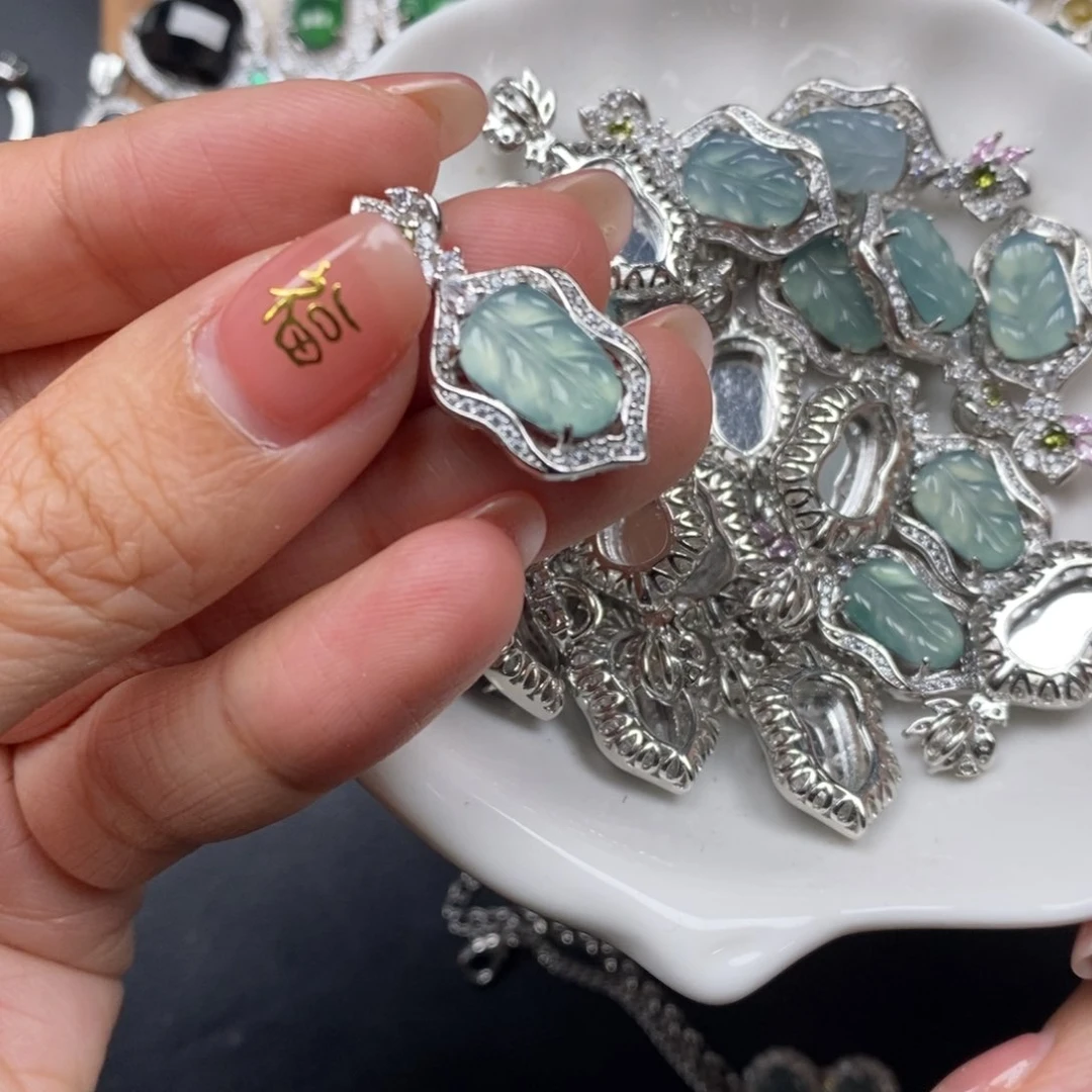 翡翠颈饰未镶嵌翡翠