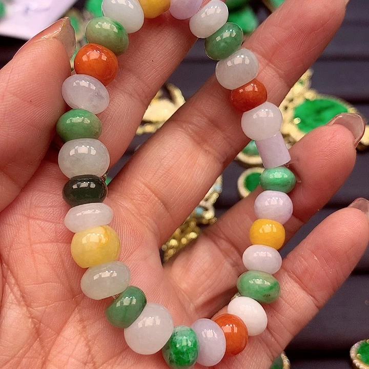 翡翠颈饰未镶嵌翡翠