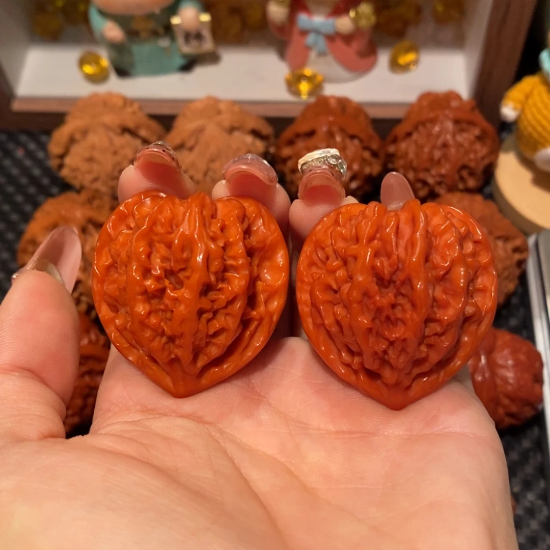 吊坠桃核36.3玉化血灯笼，1229