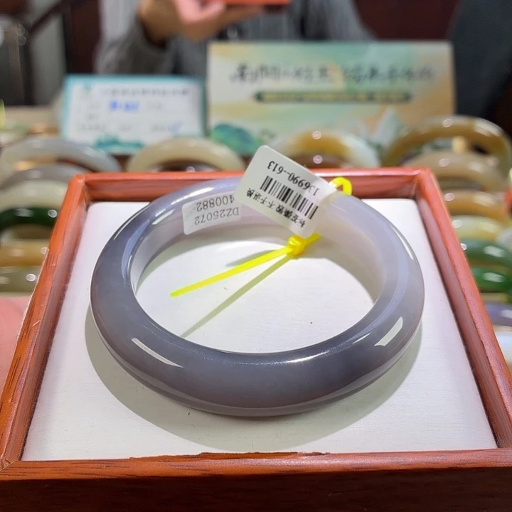 未镶嵌手镯和田玉42。 55/56
