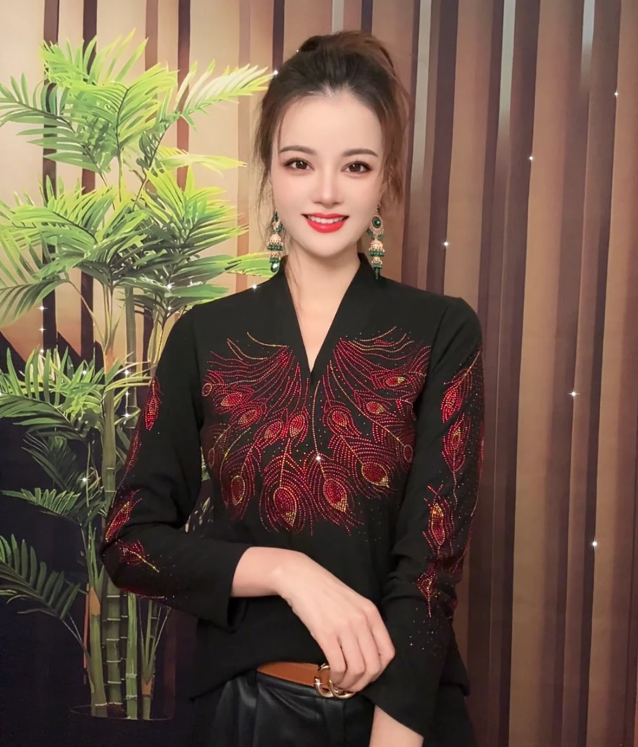 新春新款红蓝羽翼打底衫内搭长袖时尚百搭修身气质佳