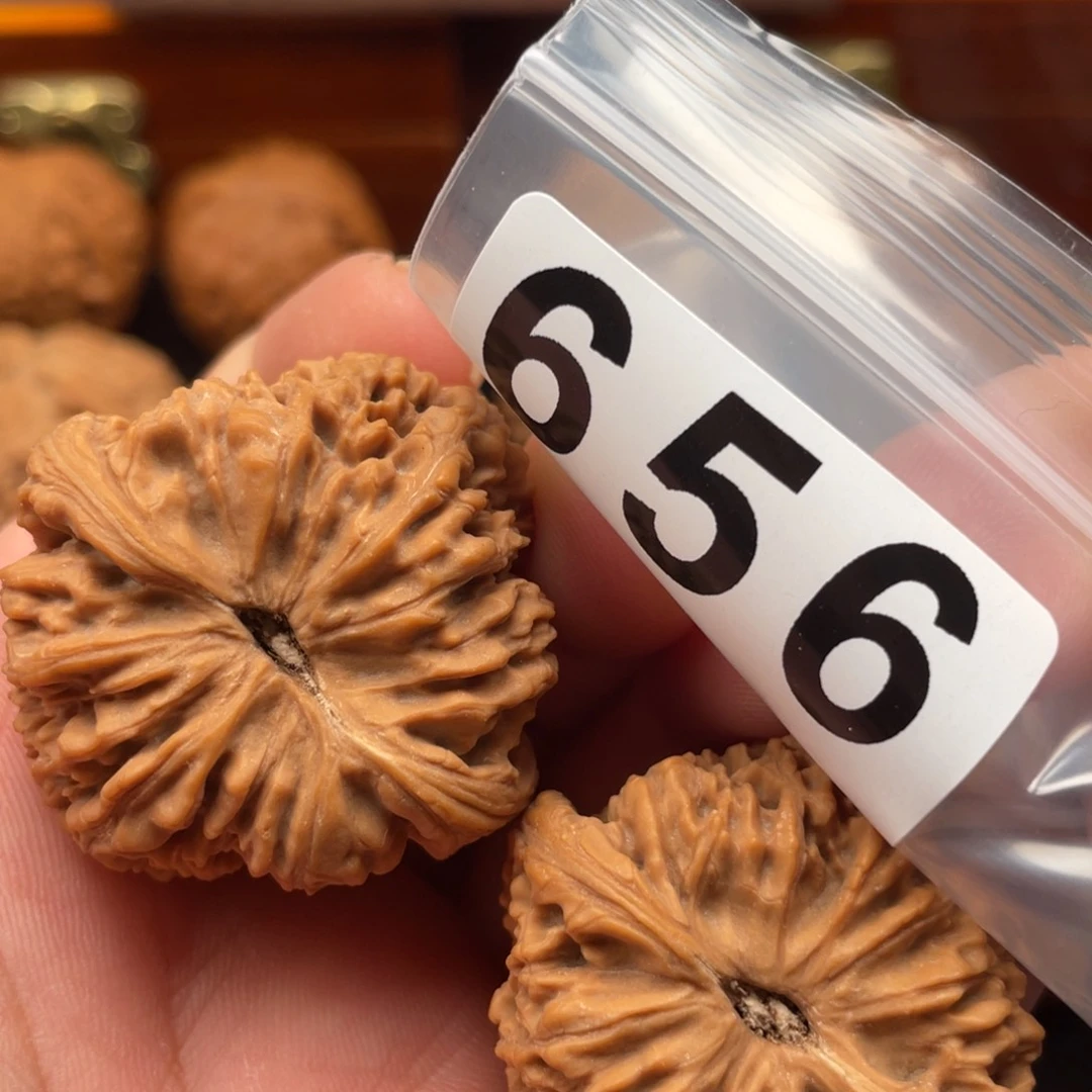 文玩核桃吊坠富南疆