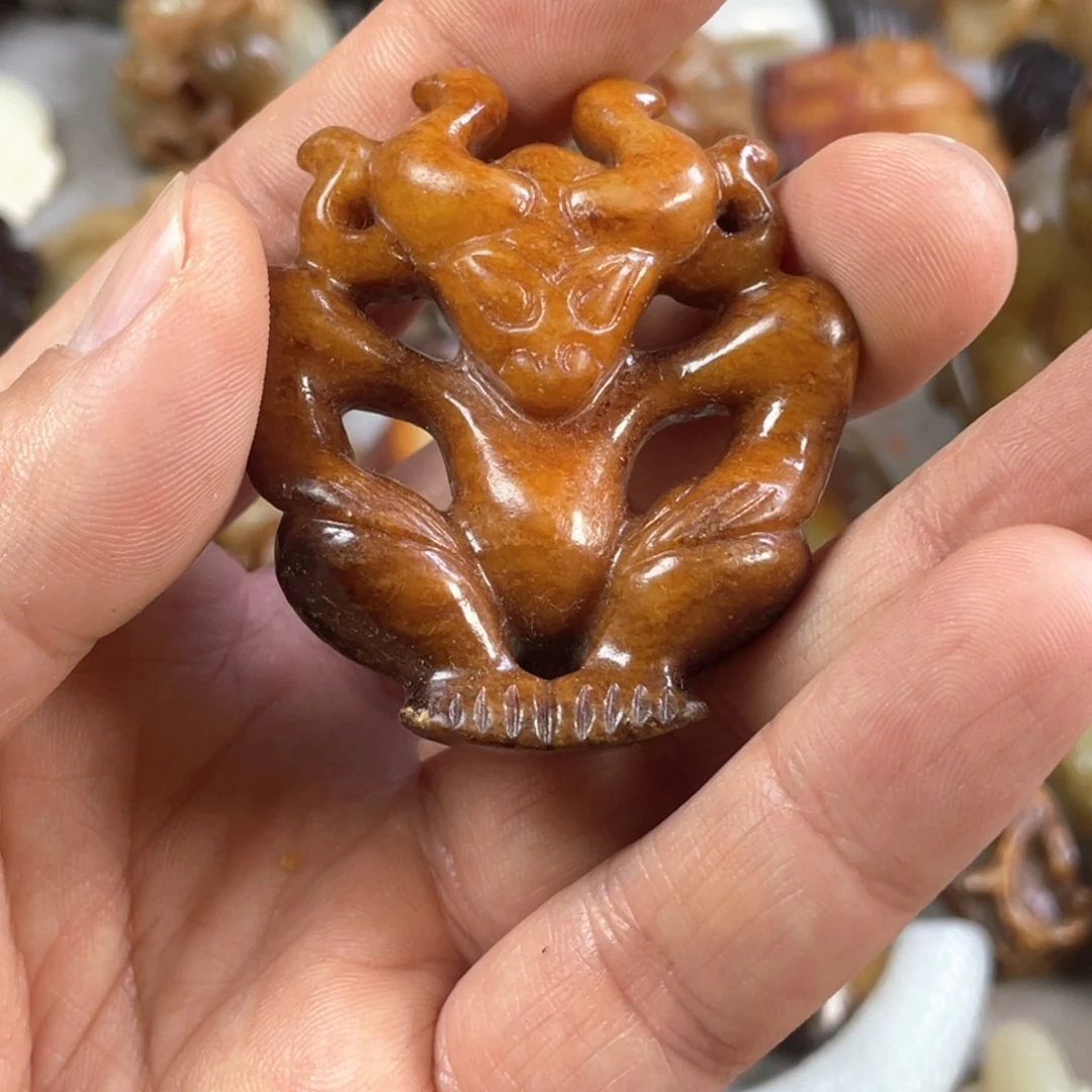 和田玉颈饰未镶嵌王*