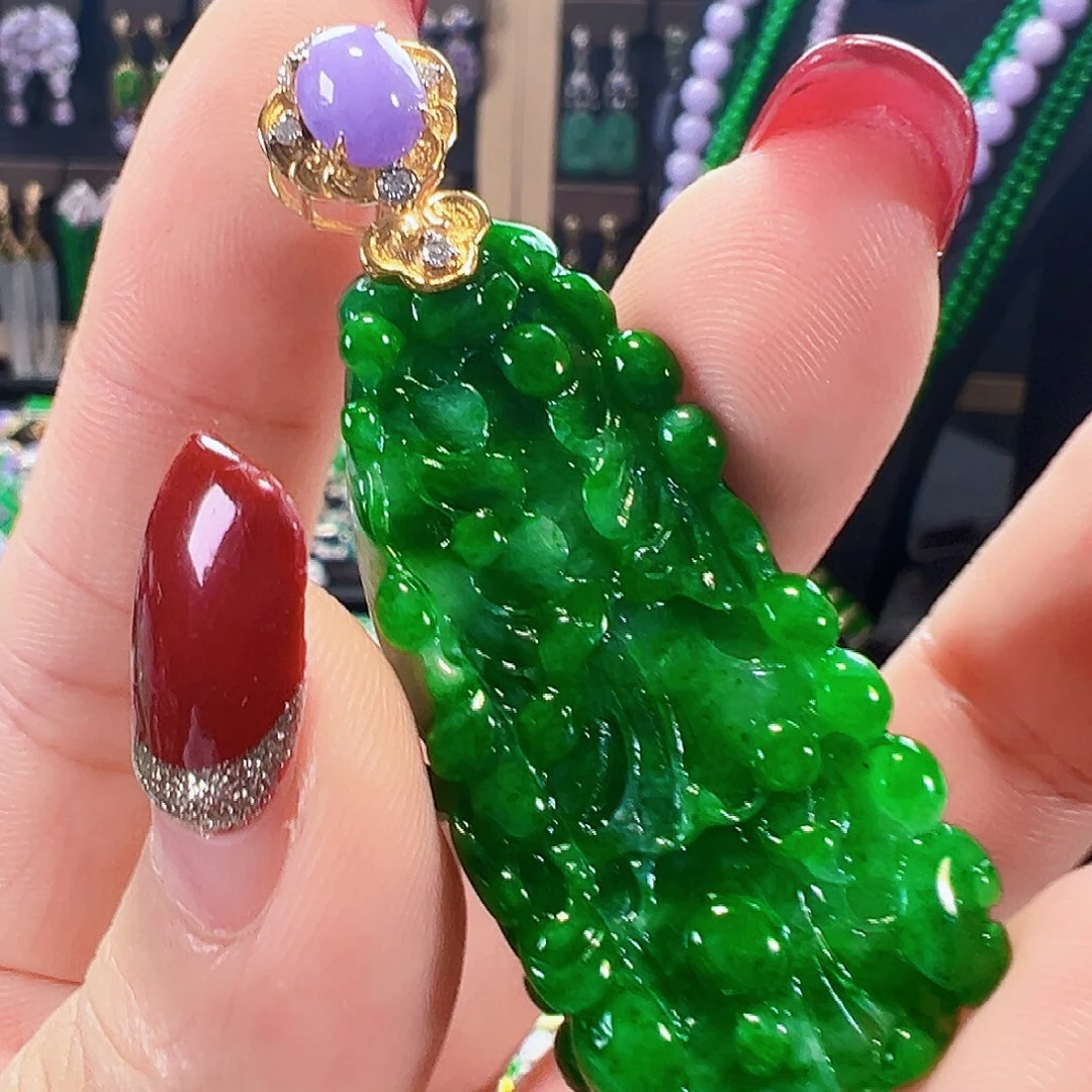 翡翠18K金镶嵌颈饰签收后24小时鉴赏期