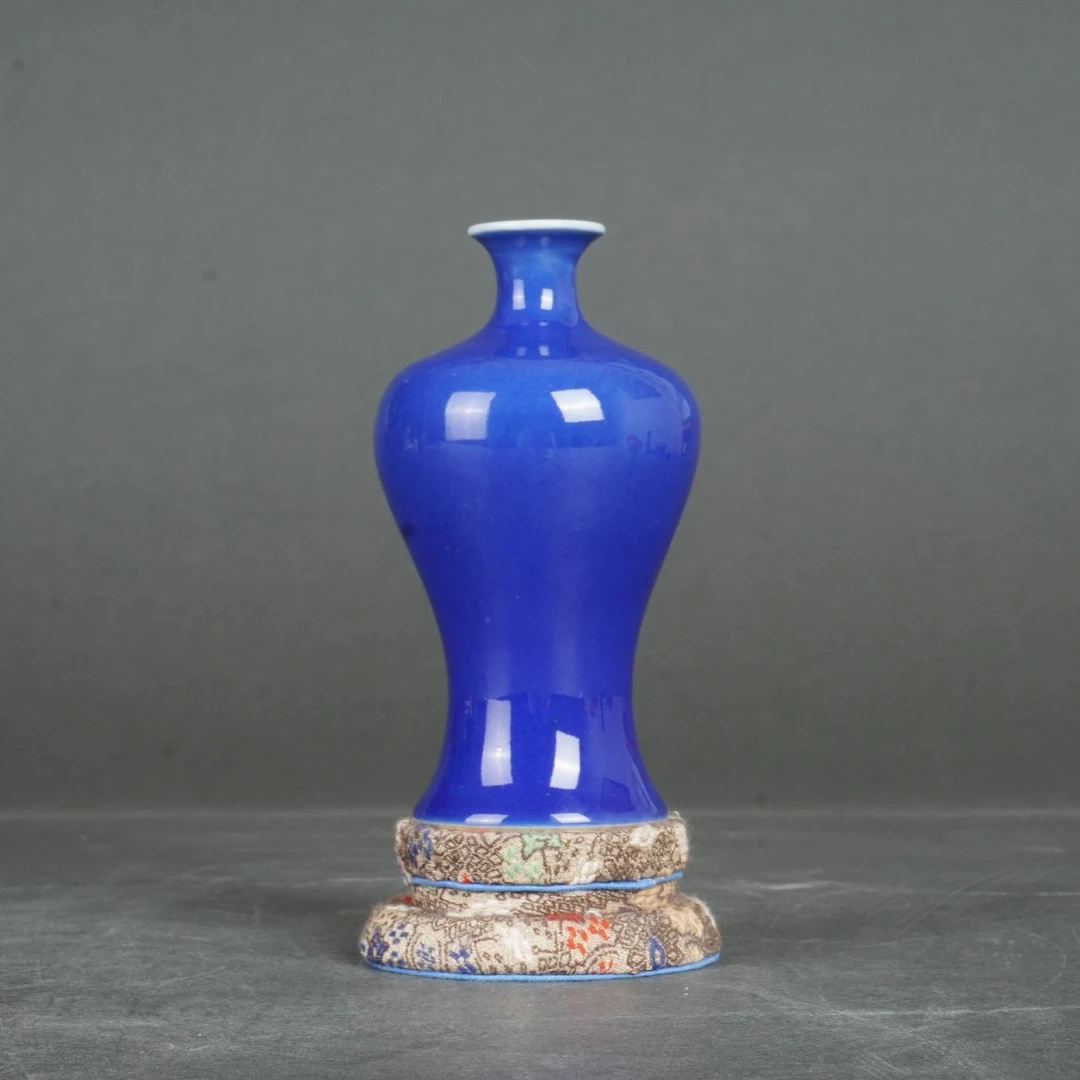 【拍卖】Lot.2725 宝石蓝釉梅瓶