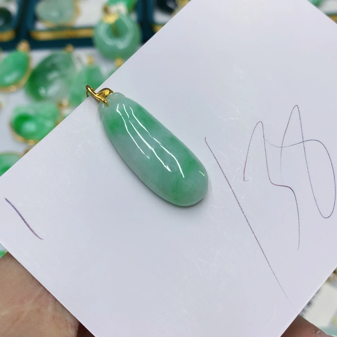 翡翠颈饰18K金镶嵌翡翠