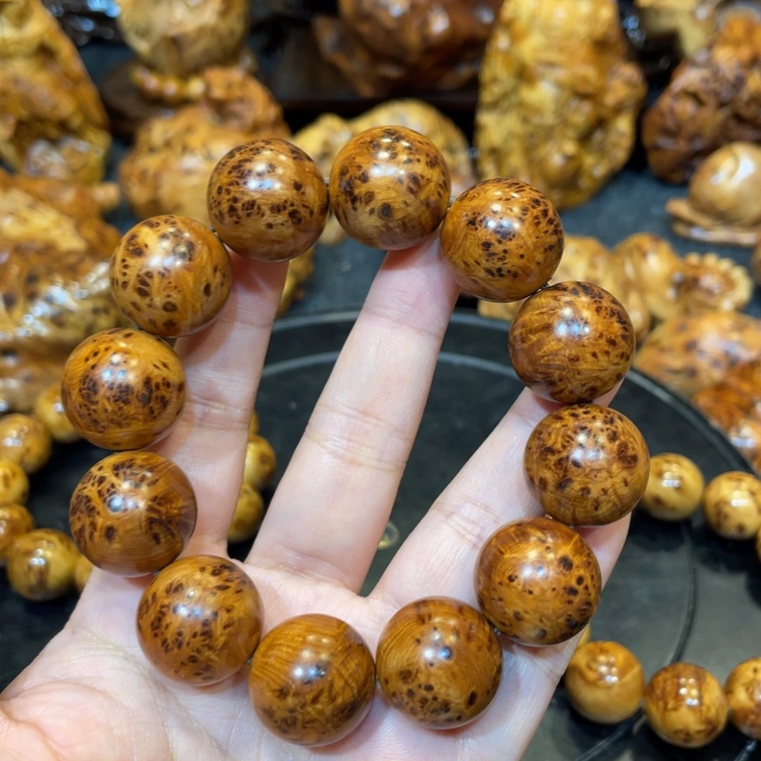 本***园柏木（崖柏）太行精品陈化黑金蚂蚁腿手串