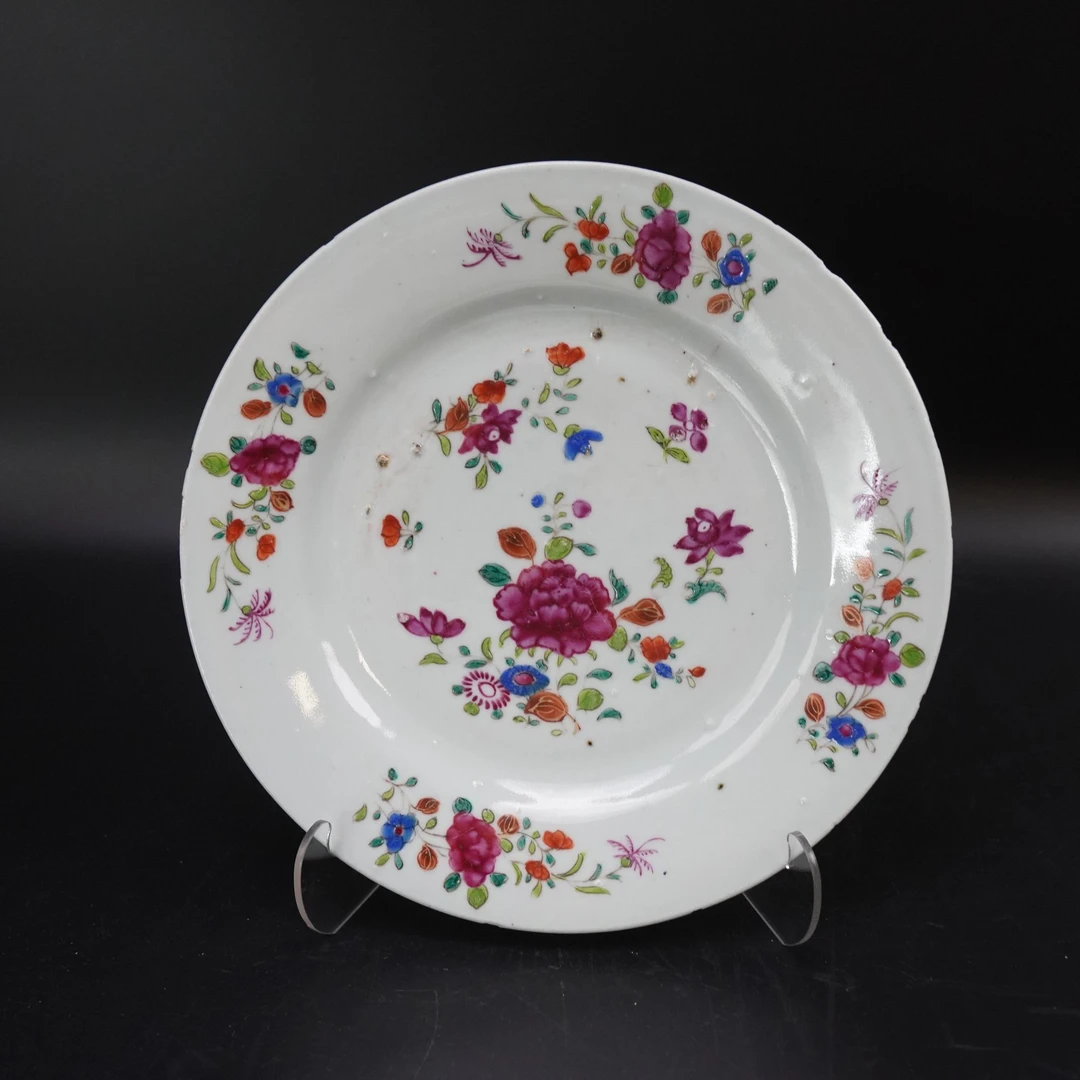 Lot.25090582清乾隆粉彩花卉纹赏盘 直径：约23.5cm