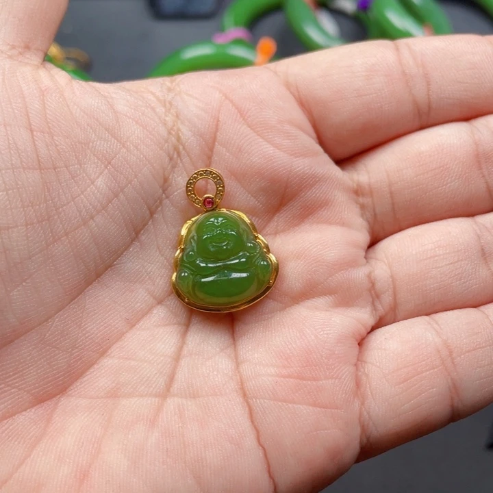 颈饰18K金镶嵌和田玉