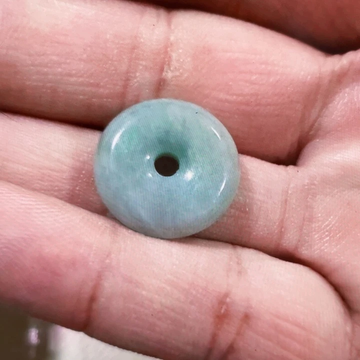 翡翠未镶嵌颈饰平安扣