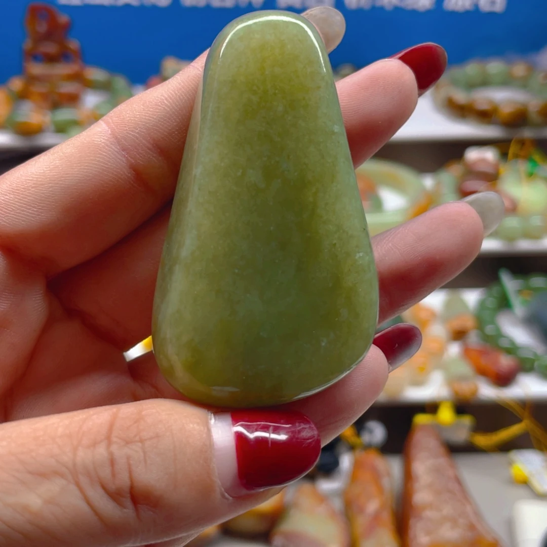 未镶嵌透闪石质玉把件