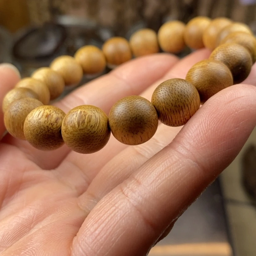 【闪购商品】沉香沉香碎屑两***妹菩萨1.0+。   