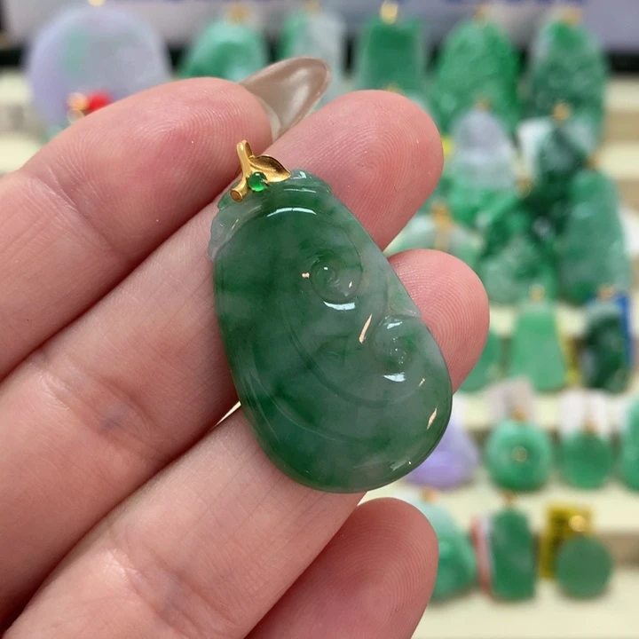 翡翠吊坠(不含链)18K金镶嵌